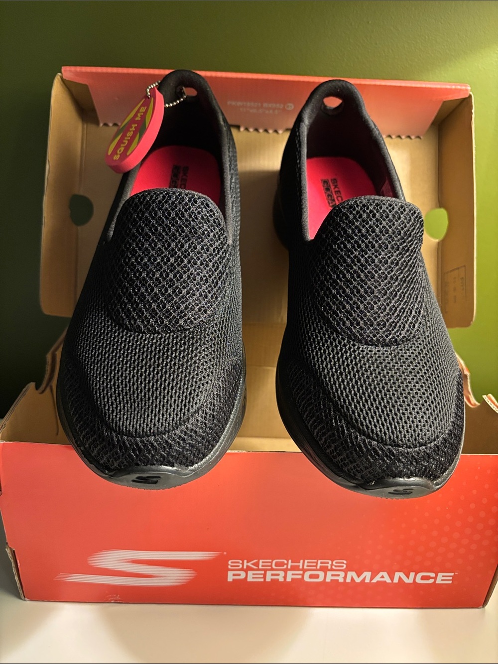 NEW Skechers Goga Max GoWalk 4 - Black Slip-On Mesh Sneakers with Pink Insole